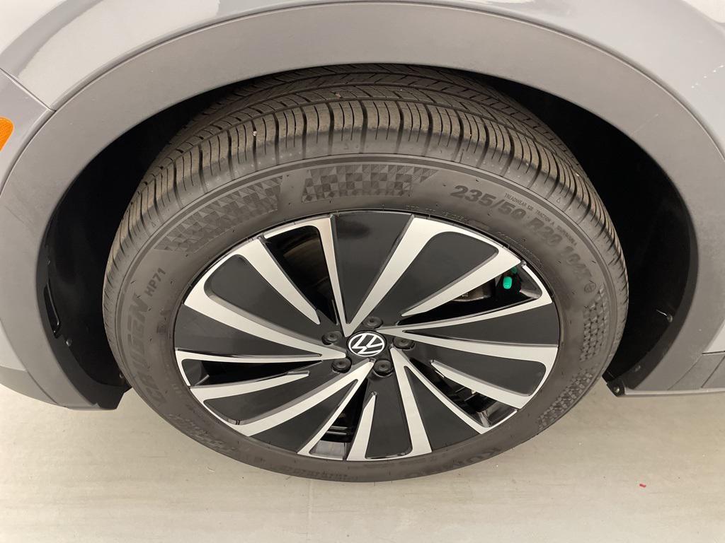 used 2024 Volkswagen ID.4 car, priced at $22,500