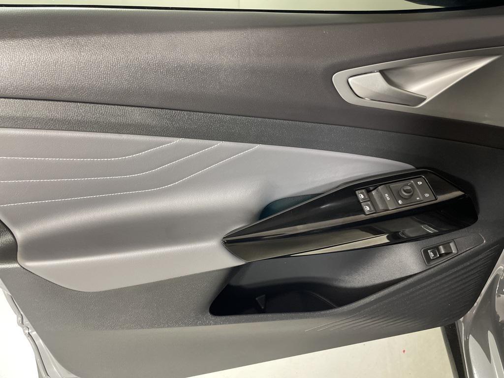 used 2024 Volkswagen ID.4 car, priced at $22,500