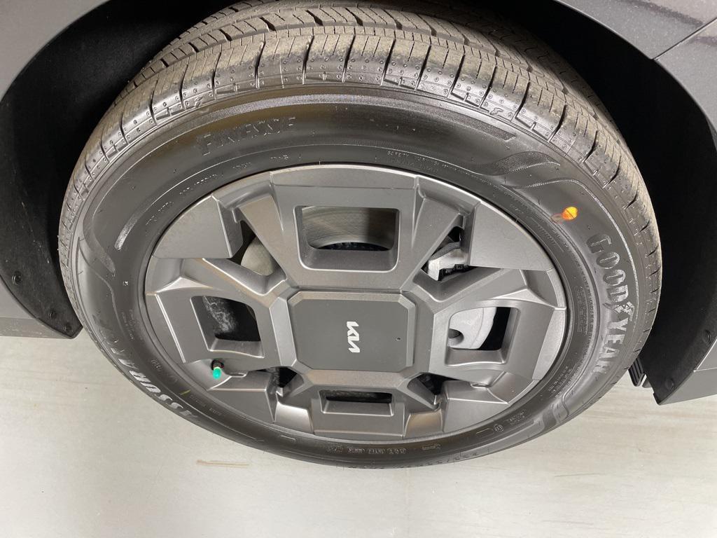 new 2026 Kia Carnival Hybrid car, priced at $42,870