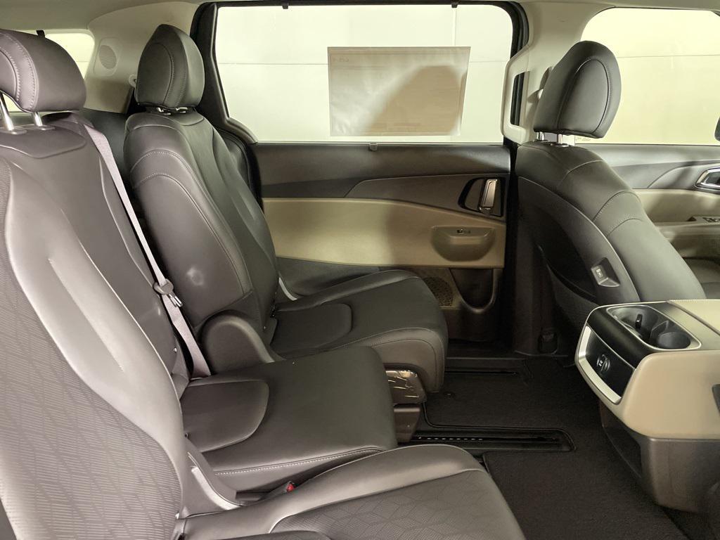 new 2026 Kia Carnival Hybrid car, priced at $42,870