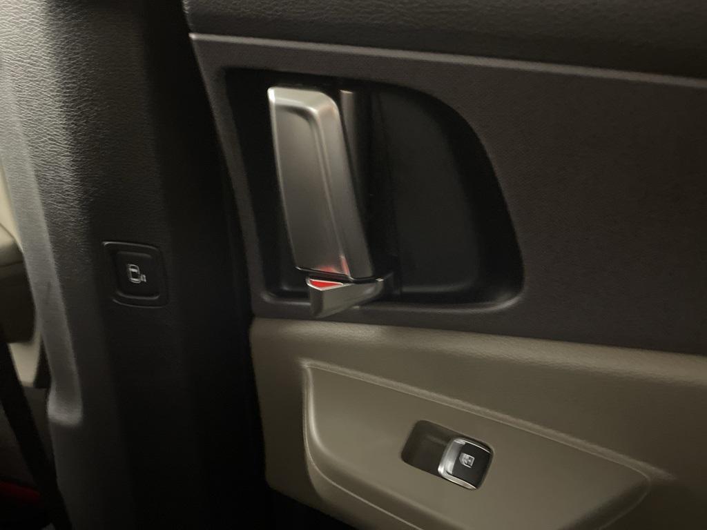 new 2026 Kia Carnival Hybrid car, priced at $42,870