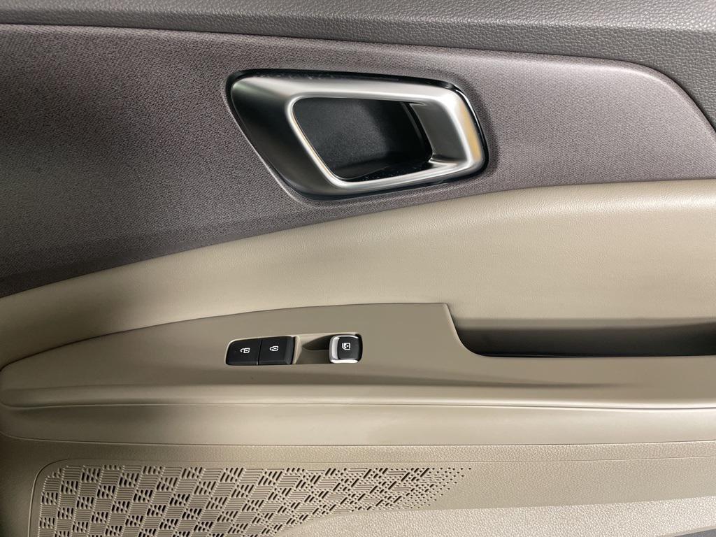 new 2026 Kia Carnival Hybrid car, priced at $42,870