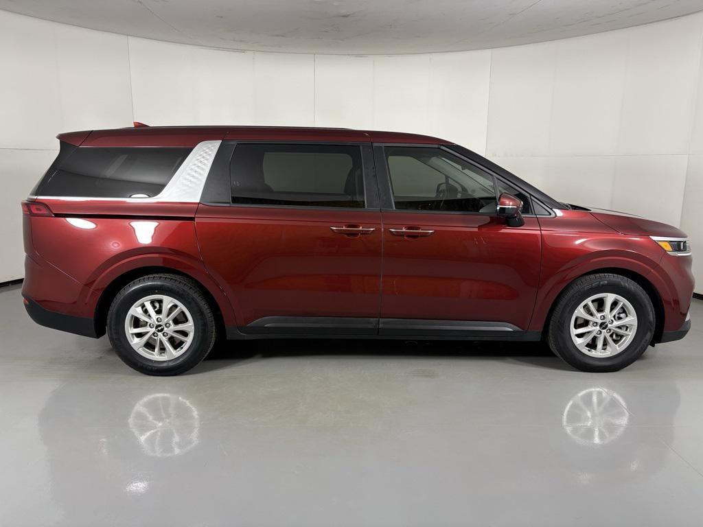 used 2024 Kia Carnival car, priced at $28,100