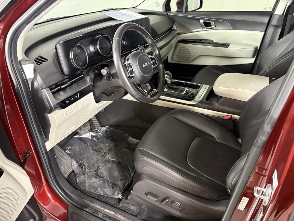 used 2024 Kia Carnival car, priced at $28,100