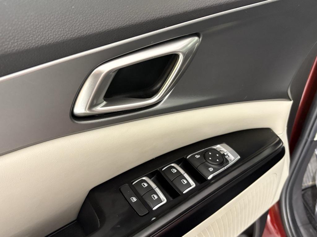 used 2024 Kia Carnival car, priced at $28,100