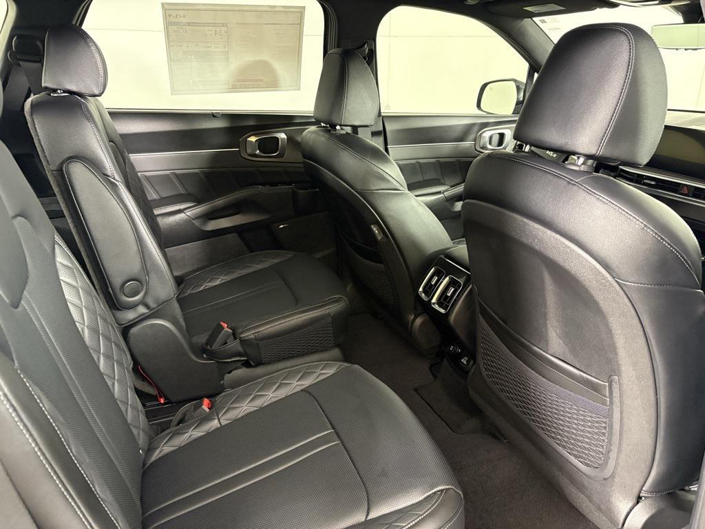 new 2026 Kia Sorento Hybrid car, priced at $47,648