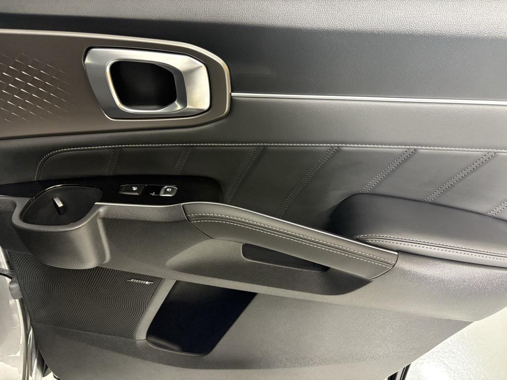 new 2026 Kia Sorento Hybrid car, priced at $47,648