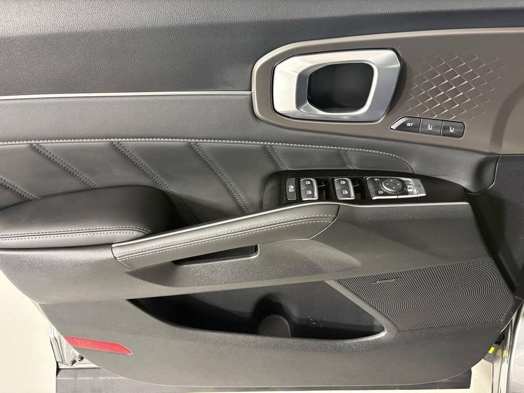 new 2026 Kia Sorento Hybrid car, priced at $47,648