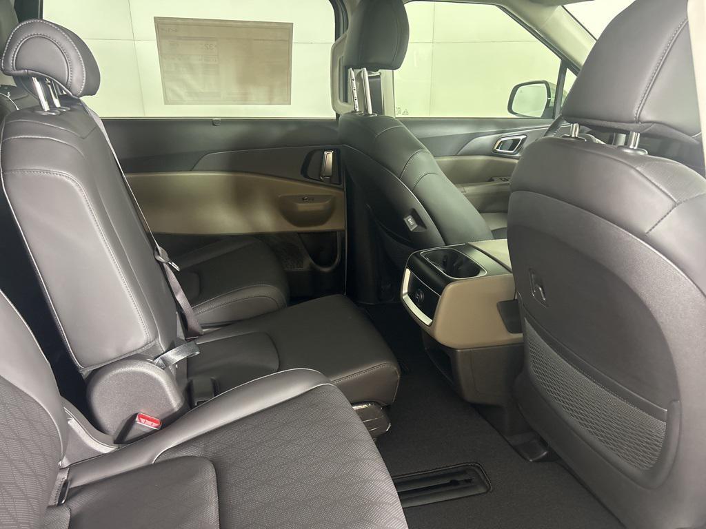 new 2026 Kia Carnival Hybrid car, priced at $43,601