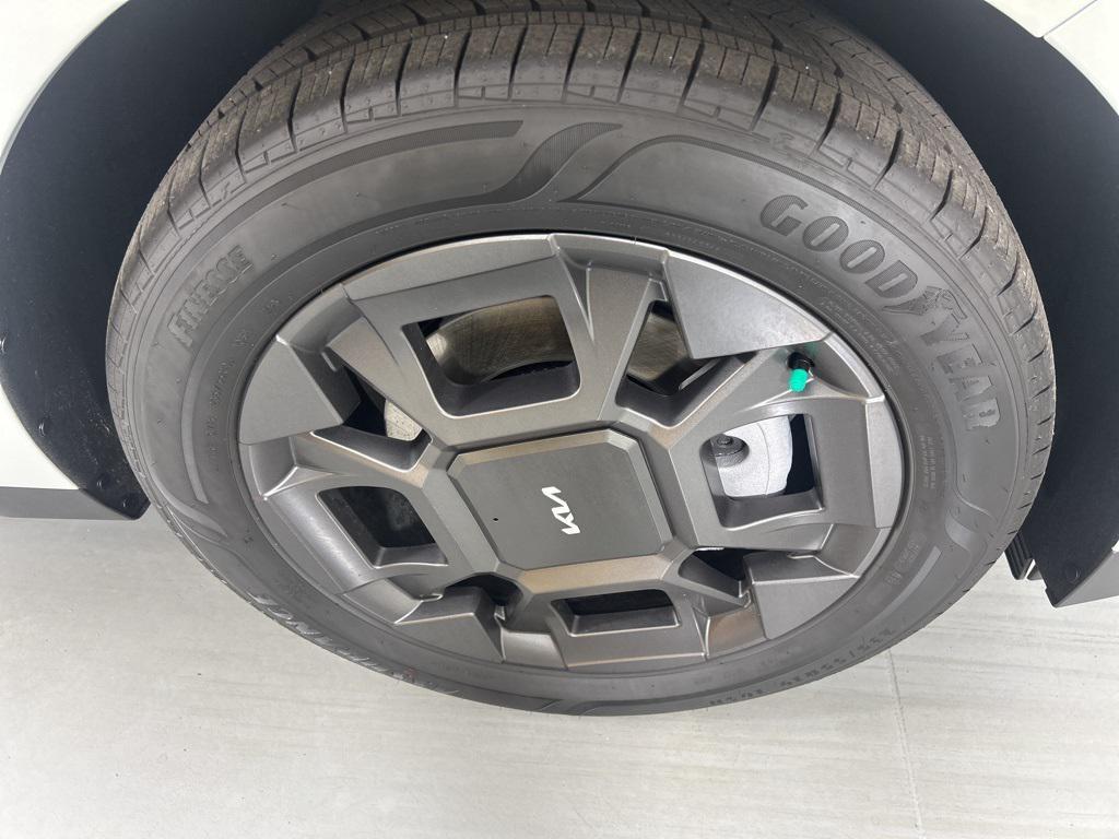 new 2026 Kia Carnival Hybrid car, priced at $43,601