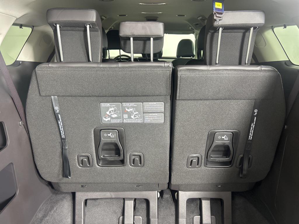 new 2026 Kia Carnival Hybrid car, priced at $43,601