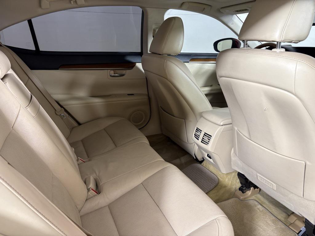 used 2013 Lexus ES 300h car, priced at $14,900