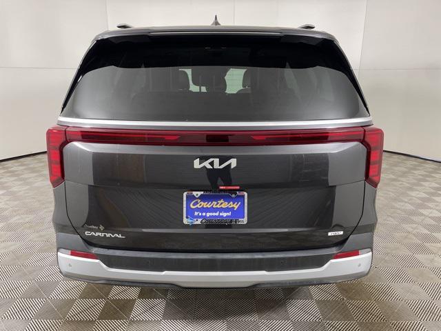 new 2025 Kia Carnival Hybrid car, priced at $44,253