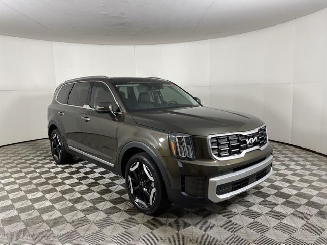 new 2025 Kia Telluride car, priced at $39,882