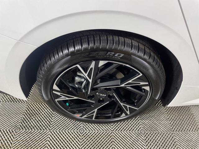 new 2025 Kia K5 car, priced at $29,892