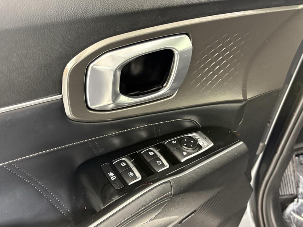 used 2021 Kia Sorento car, priced at $25,300
