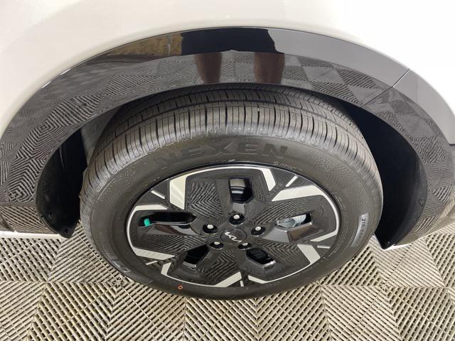 new 2025 Kia Niro EV car, priced at $39,373