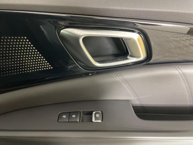 new 2025 Kia Carnival Hybrid car, priced at $52,473