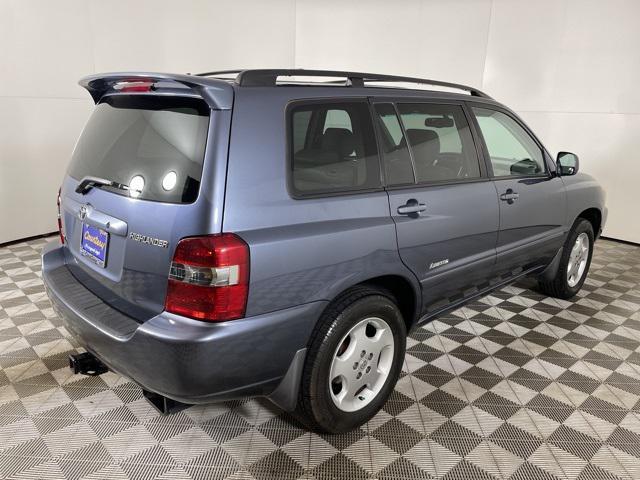 used 2007 Toyota Highlander car, priced at $15,000