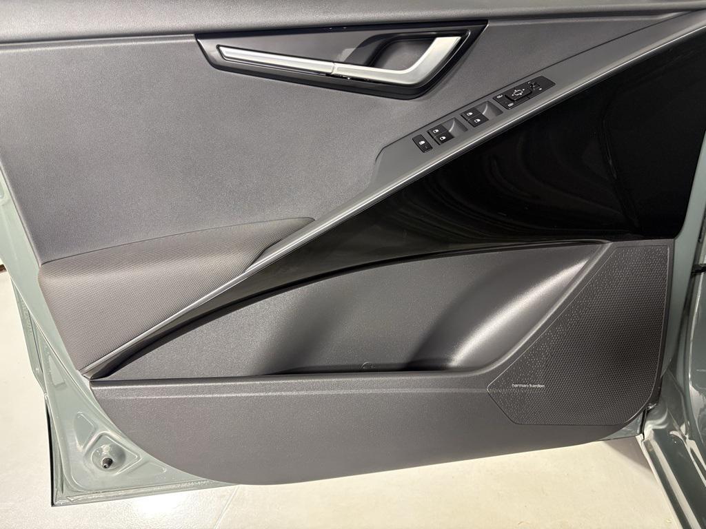 new 2026 Kia Niro car, priced at $33,175