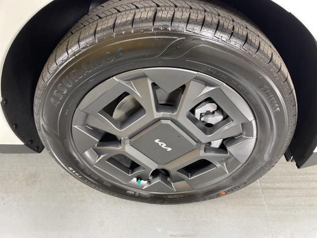 new 2026 Kia Carnival Hybrid car, priced at $43,152