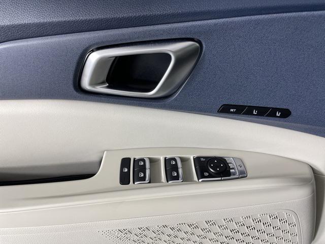 new 2026 Kia Carnival Hybrid car, priced at $43,152