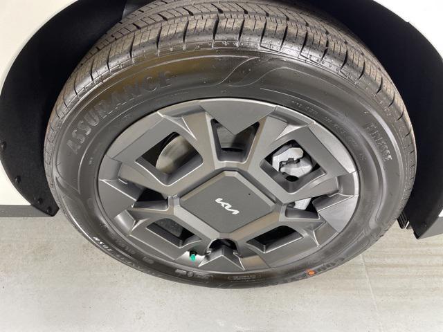 new 2026 Kia Carnival Hybrid car, priced at $43,152