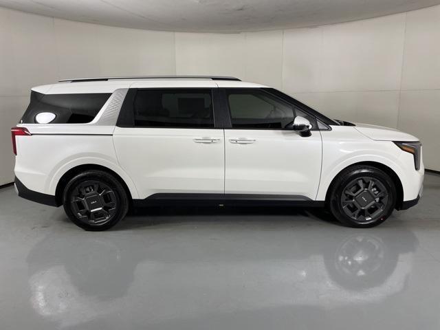 new 2026 Kia Carnival Hybrid car, priced at $43,152