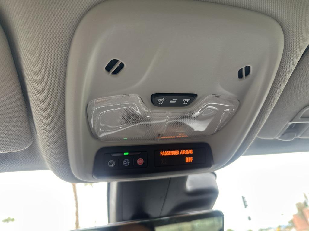 used 2022 Chevrolet Bolt EUV car, priced at $17,900