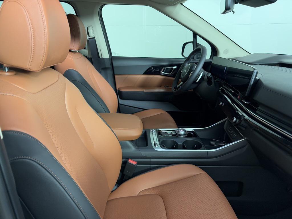 new 2026 Kia Carnival Hybrid car, priced at $52,874