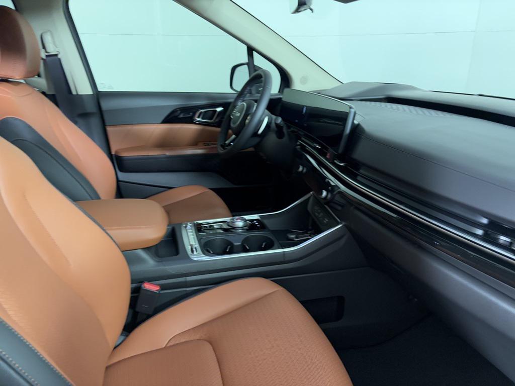 new 2026 Kia Carnival Hybrid car, priced at $52,874