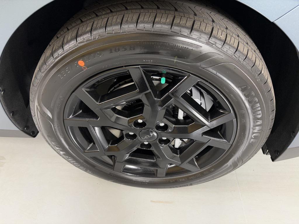 new 2026 Kia Carnival Hybrid car, priced at $52,874