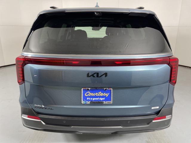 used 2025 Kia Carnival Hybrid car, priced at $52,000