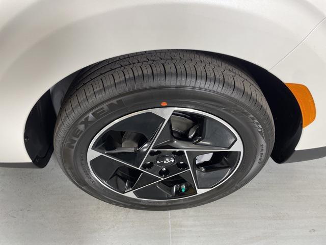 new 2025 Kia Soul car, priced at $24,908