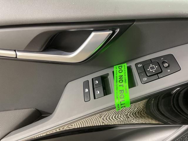 new 2025 Kia Niro car, priced at $28,697