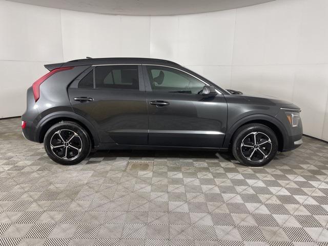 new 2025 Kia Niro car, priced at $28,697