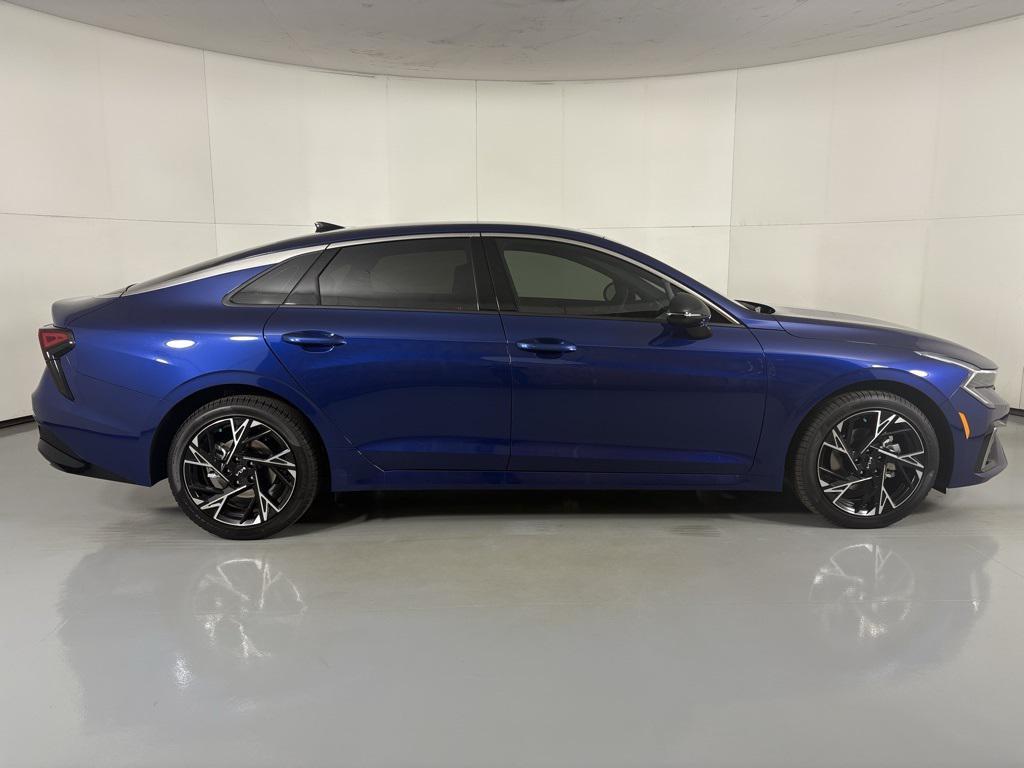 new 2026 Kia K5 car, priced at $27,945