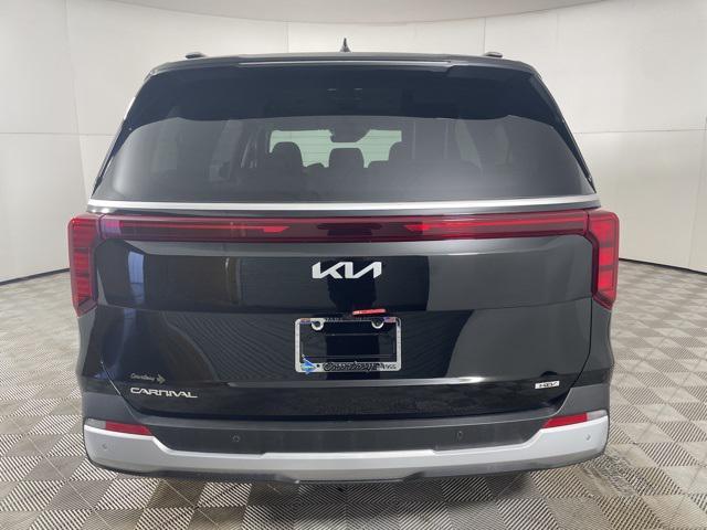 new 2025 Kia Carnival Hybrid car, priced at $44,780