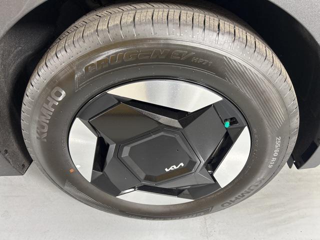 new 2026 Kia EV9 car, priced at $61,470