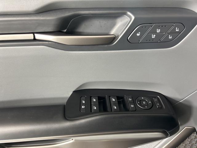 new 2026 Kia EV9 car, priced at $61,470