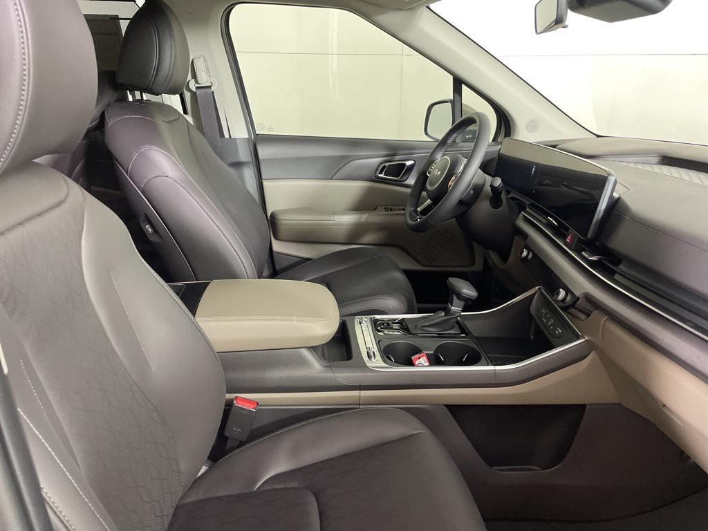new 2026 Kia Carnival car, priced at $45,689