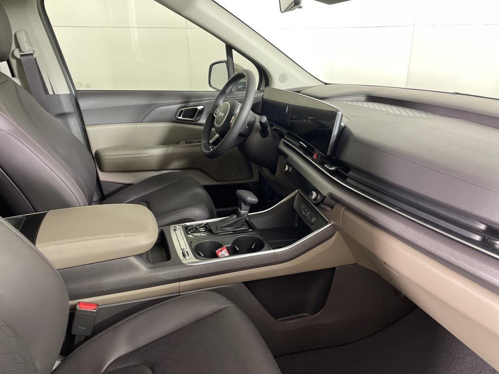 new 2026 Kia Carnival car, priced at $45,689