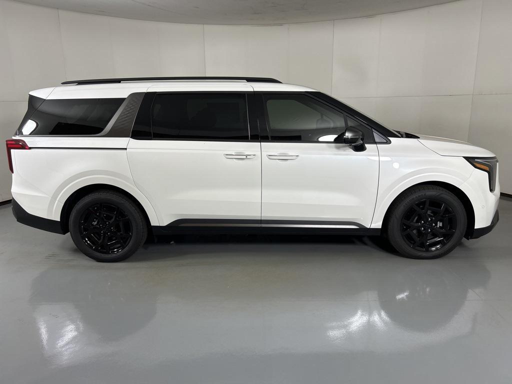 new 2026 Kia Carnival Hybrid car, priced at $52,874