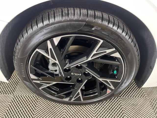 new 2025 Kia K5 car, priced at $32,409