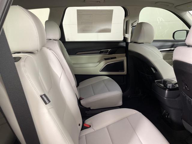 new 2025 Kia Telluride car, priced at $41,279