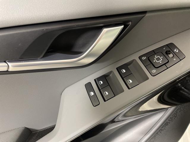 new 2025 Kia Niro car, priced at $31,980