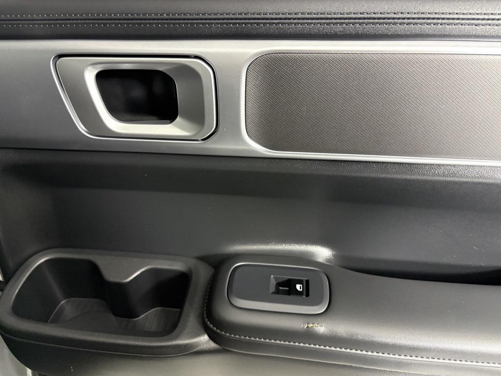 used 2025 Hyundai Santa Fe car, priced at $35,400