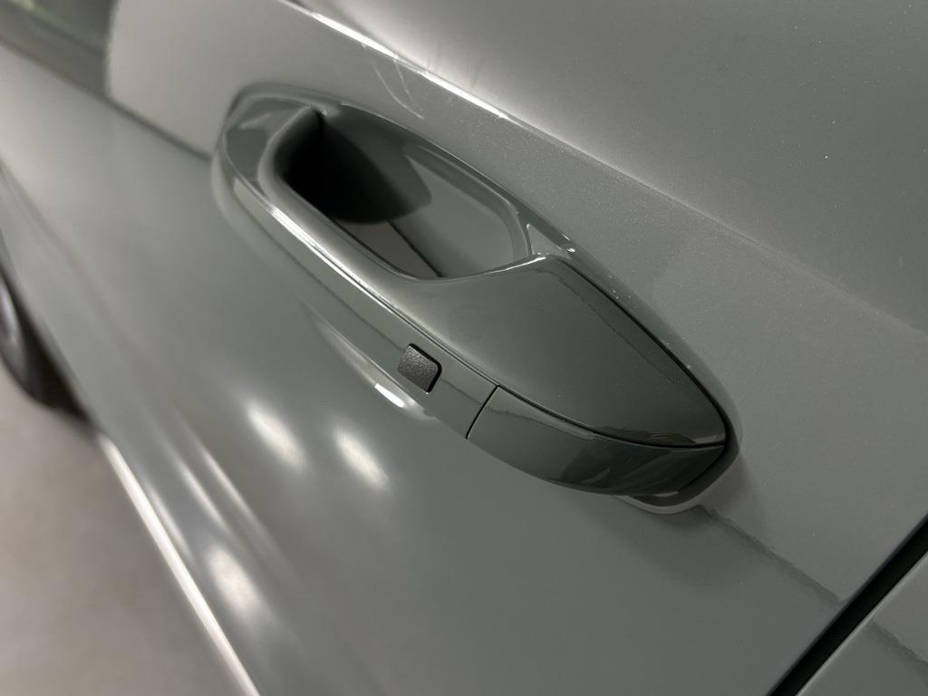 new 2026 Kia Sorento Hybrid car, priced at $43,690