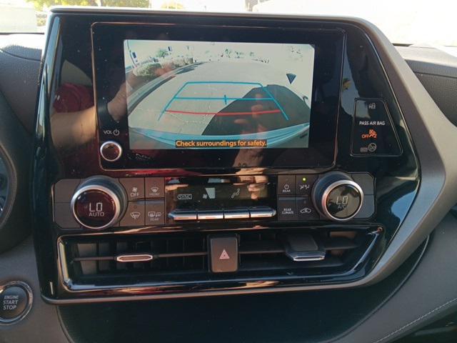 used 2023 Toyota Highlander car, priced at $34,200
