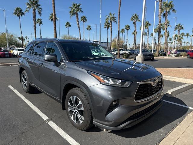 used 2020 Toyota Highlander Hybrid car, priced at $33,000